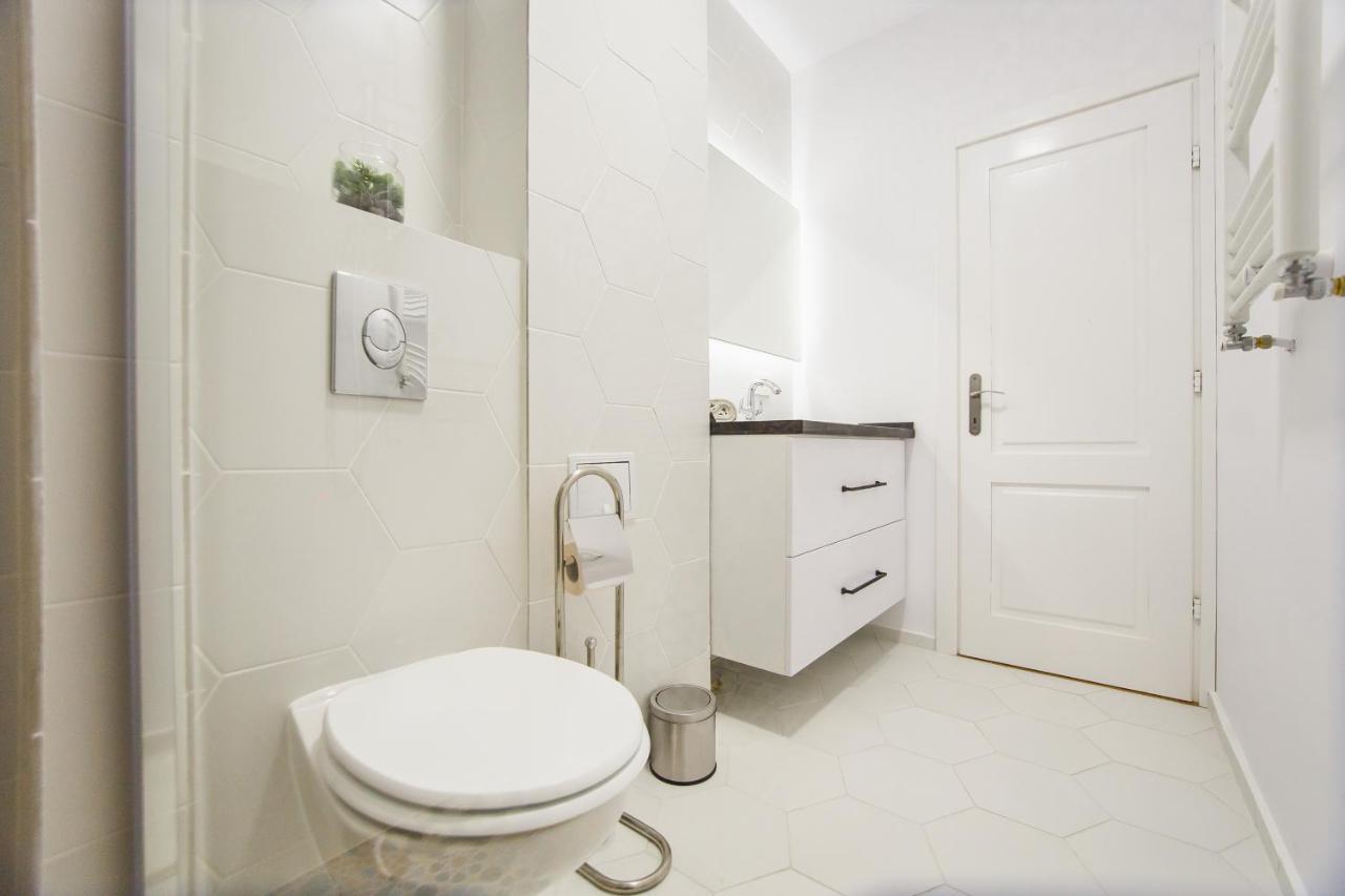 Panorama Views - Spacious Central Apartment Oradea Exterior foto